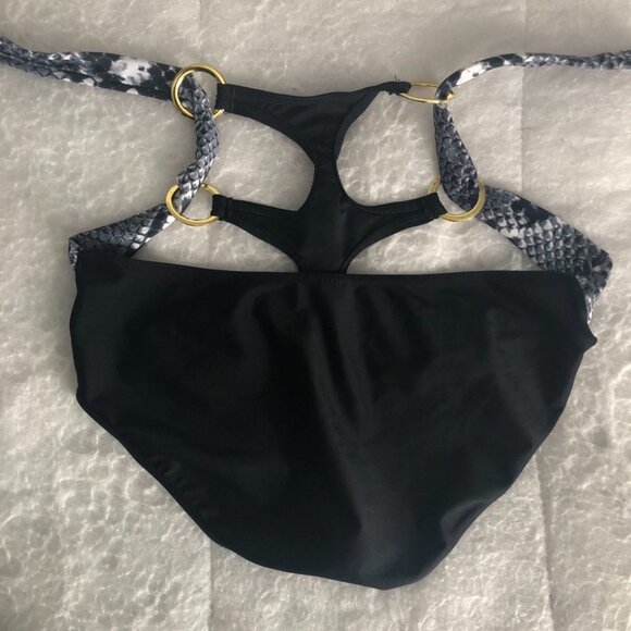 SALE!!!  NWOT sexy and sharp   bikini  bottom in size M - Picture 2 of 5